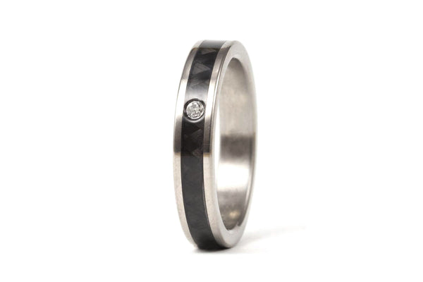 Titanium and carbon fiber wedding bands with Swarovski (00335_4S1_6N)
