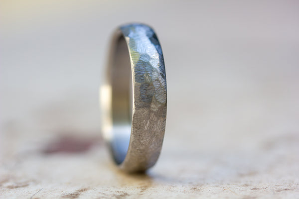 Hammered titanium ring (00021_5N)