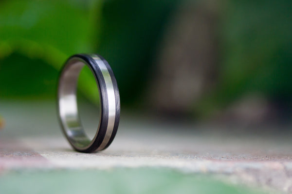 Titanium and carbon fiber ring (00307_4N)