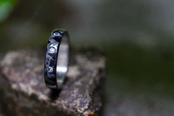 Titanium and carbon fiber ring with Swarovskis (00311_4S3_1)