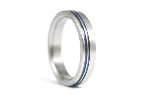 Titanium ring with anodized inlays (00014_4N)