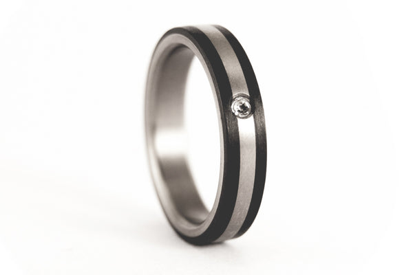 Titanium and carbon fiber ring with Swarovski crystal (00326_4S1)