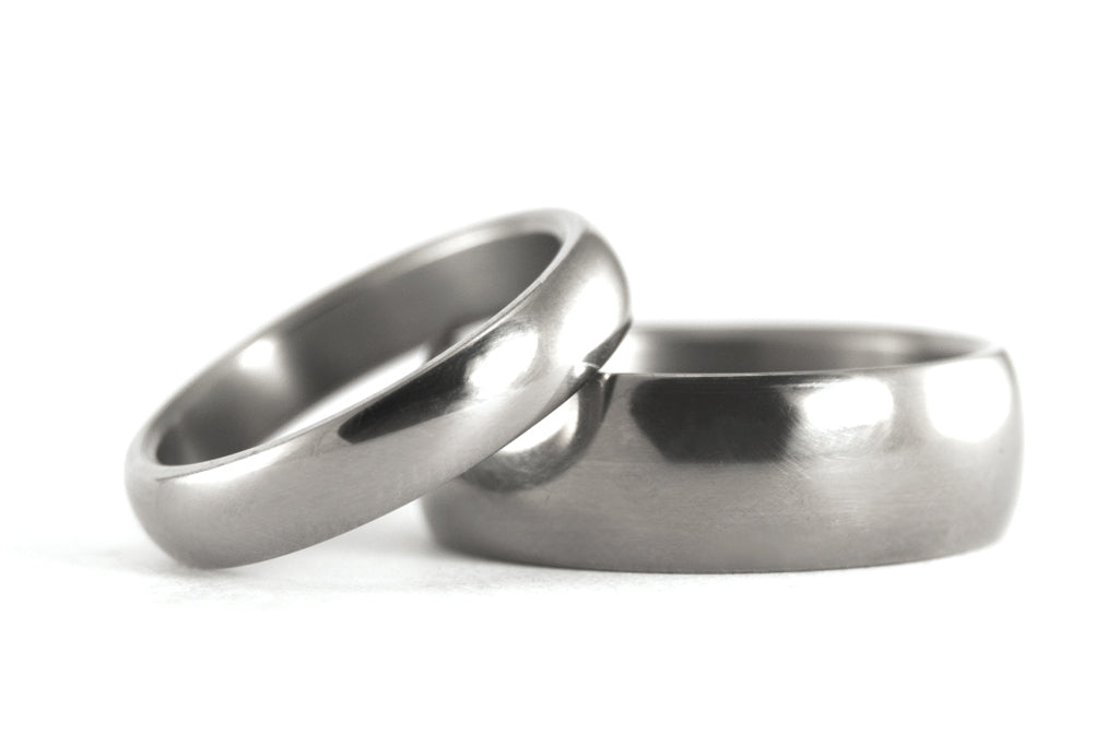 Polished titanium wedding bands (00001_4N7N)
