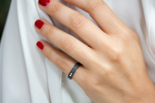 Titanium and carbon fiber ring with Swarovskis (00329_4S2_1)