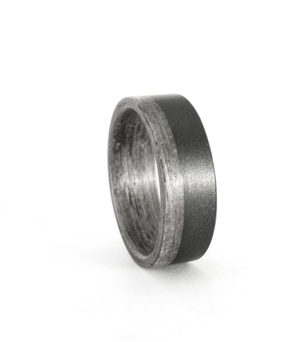 Graphite and bentwood ring (03500_7N)