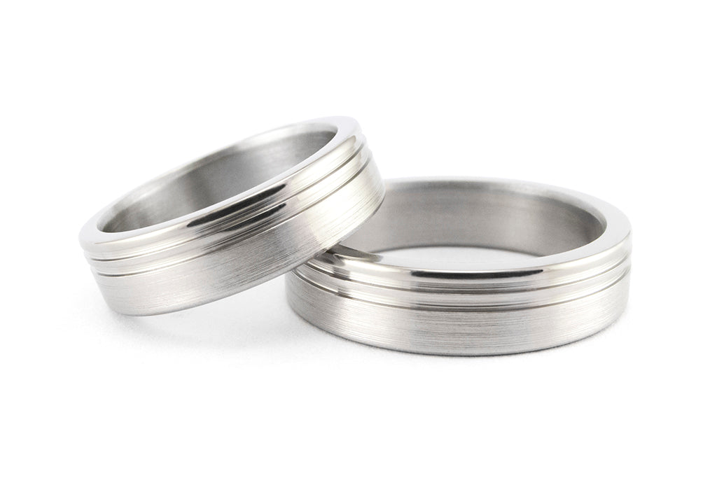 Brushed titanium wedding bands with polished inlays (00026_5N5N)