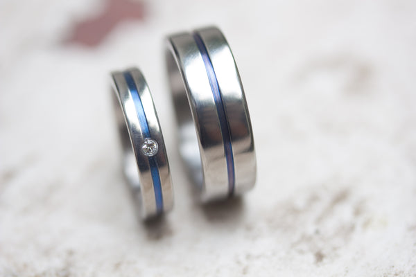 Polished titanium wedding bands with anodized inlay and Swarovski (00016_4S1_7N)